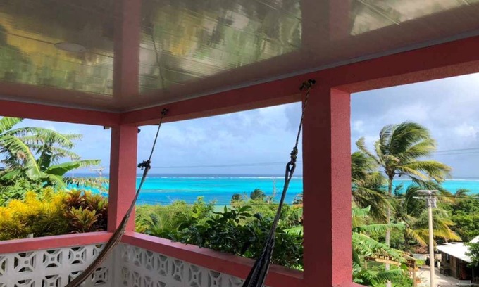 Providencia House | Halley View Summer House (ideal for Families)