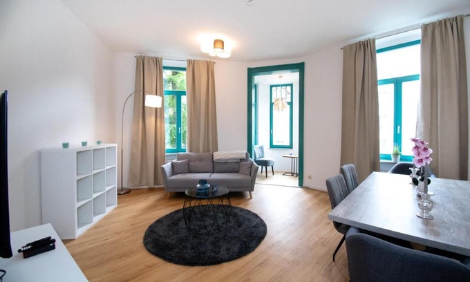 Halle Apartment | Halle - Zentral - Terrasse - Weber Grill