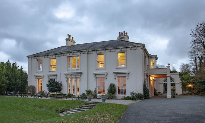 Littleham House | Hallsannery House - a house that sleeps 22 guests in 11 bedrooms
