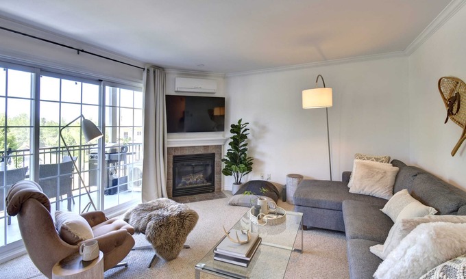 Saint-Faustin-Lac-Carre Apartment | Halte Mont-Blanc – RodeoFest & Fall color Festival