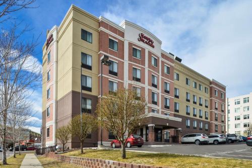 Highland Hotel | Hampton Inn & Suites Denver-Speer Boulevard