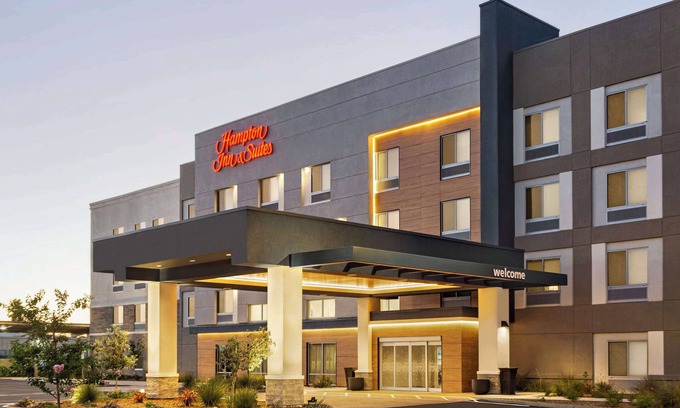 Oroville Hotel | Hampton Inn & Suites Oroville