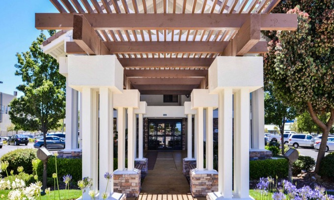 Burlingame Hotel | Hampton Inn & Suites San Francisco-Burlingame-Airport South