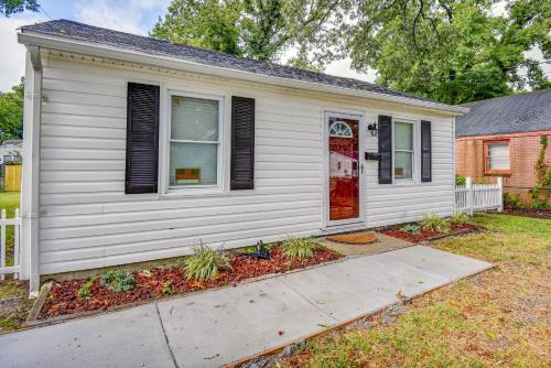 Hampton House | Hampton Vacation Rental Central Location, Patio