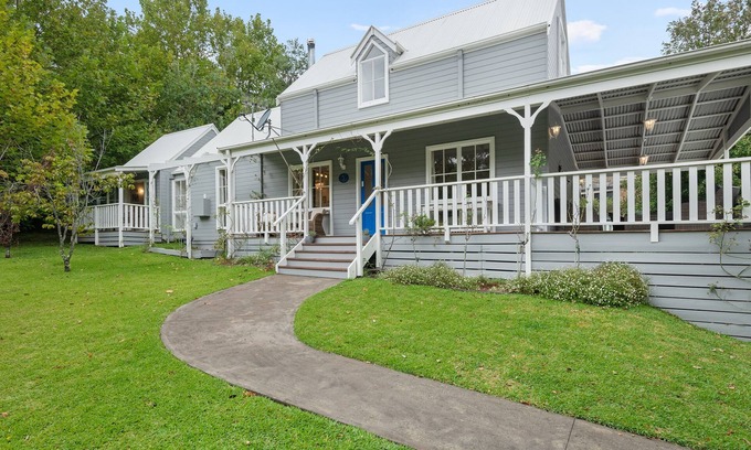 Mollymook House | Hamptons charm at Nantucket in Mollymook