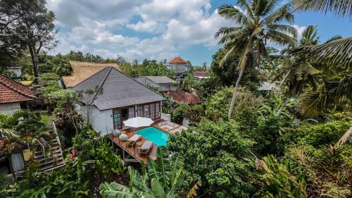 Sayan Villa | Hanging Gardens Villa by EVDEkimi - Elegant 3BR Jungle oasis with Hammock - Long stay extras