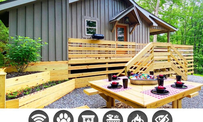 Gatlinburg - Pigeon Forge House | Happy Camper cottage