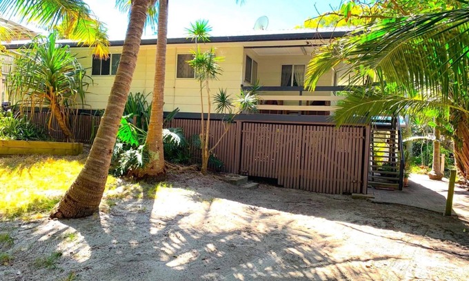 Eurong House | Happy Days Beach House - Fraser Island