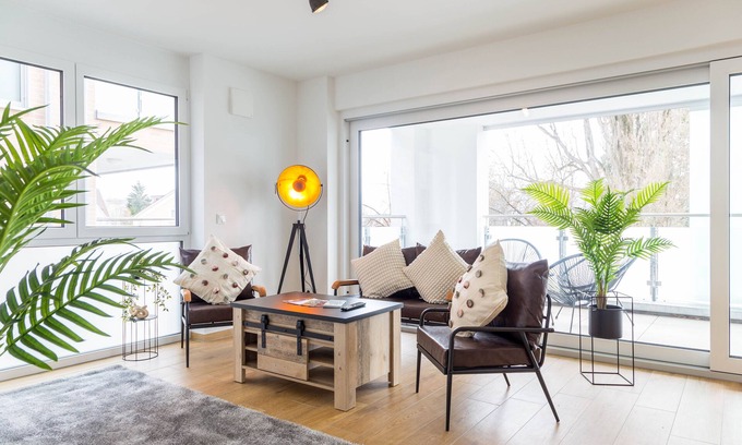 Friedrichshafen Apartment | Happy Living Bodensee Nur100 Meter zum See Inkl. Billard, Balkon, W-lan, Kaffee