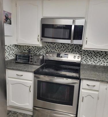 St. Vital Apartment | Happy night stay room