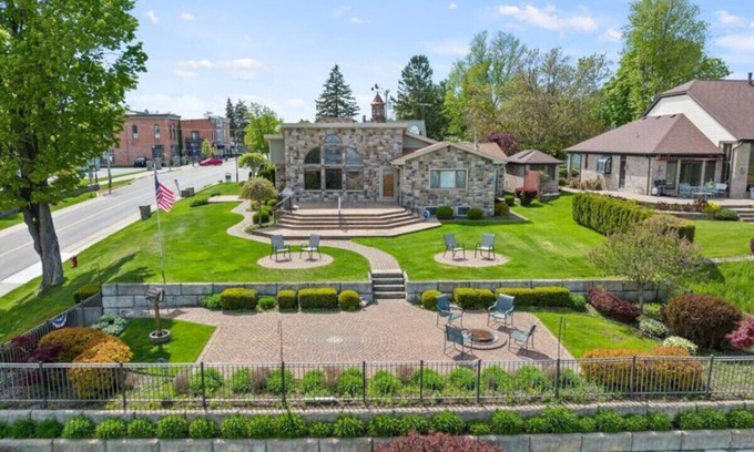 Lexington House | Harbor View! Walk Out The Door Into Downtown Lex!