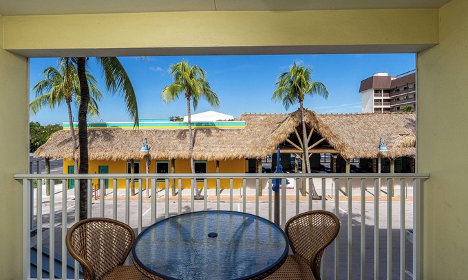 Fort Myers Beach Hotel | Harbour House At The Inn
