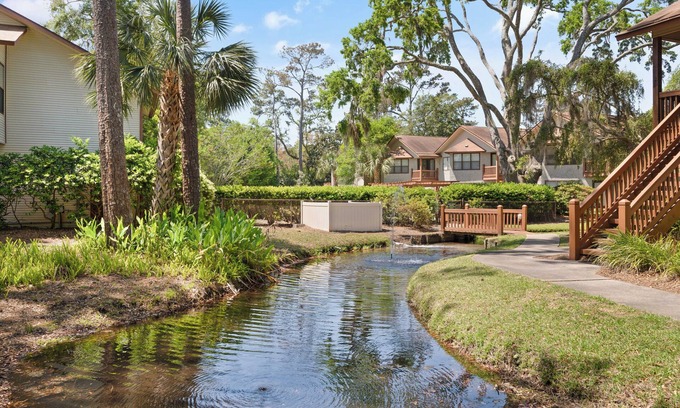 Saint Simons Island Condo | Harbour Oaks near village sleeps 6