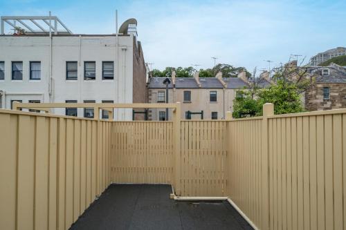 Millers Point House | Harbour View Terrace House In The Heart Of The Rocks