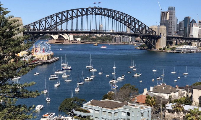 Lavender Bay Apartment | Harbourside Studio with Balcony and Breathtaking Views