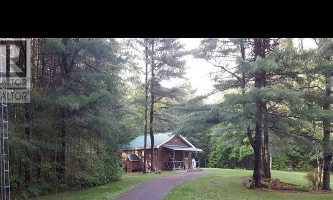 North Frontenac Cabin | Harlowe Hideaways Cabin in the woods