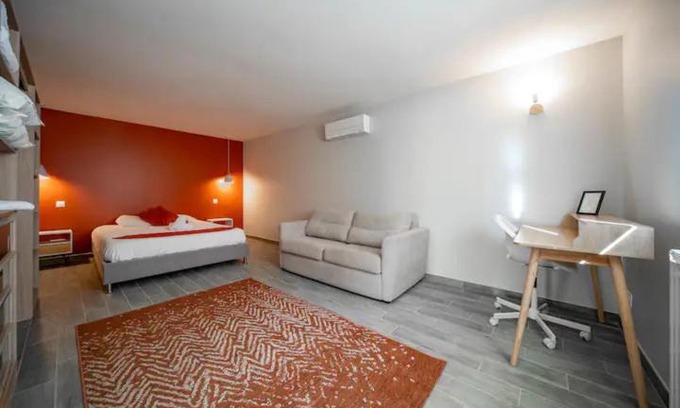 Farges les Chalon Apartment | Harmonie Apartments 5 mins from A6 et Chalon sur Saône