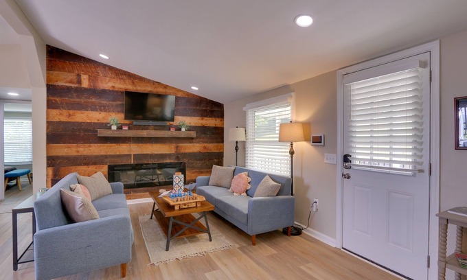 Millville House | Harpers Ferry Home w/Private Pool & Hot Tub!