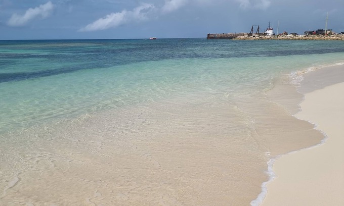 Codrington Cottage | Harrys Cottages Cottage 5 right on the pink sand