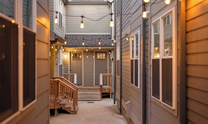 Chestnut Hill Cottage | Hart Suite 11 by Avantstay Gorgeous Town House w/Modern Amenities in Nashville!