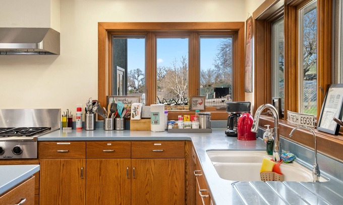 Paso Robles House | Harvest Ridge Ranch - Private Pool Spa BBQ & Fully Stocked Gourmet Kitchen 5B4BA