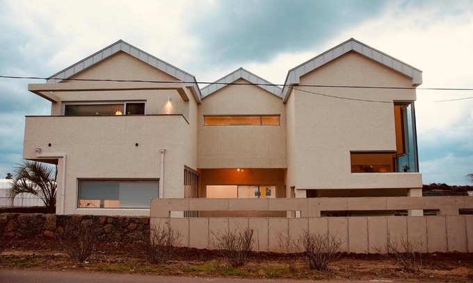 Hallim Apartment | Hasom Byeoldam