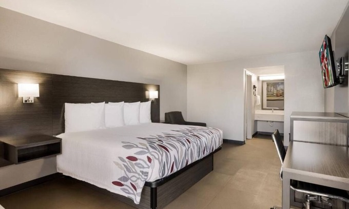 Alexandria Hotel | Hassle-Free Accommodation with Free Parking, Pets are Welcome!