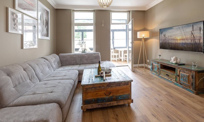 Sellin Apartment | Haus am Meer FeWo Spatzennest - House by the sea vacation apartment Spatzennest