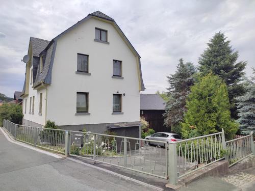 Bad Elster Apartment | Haus "Grimberg" FeWo 1-Stock