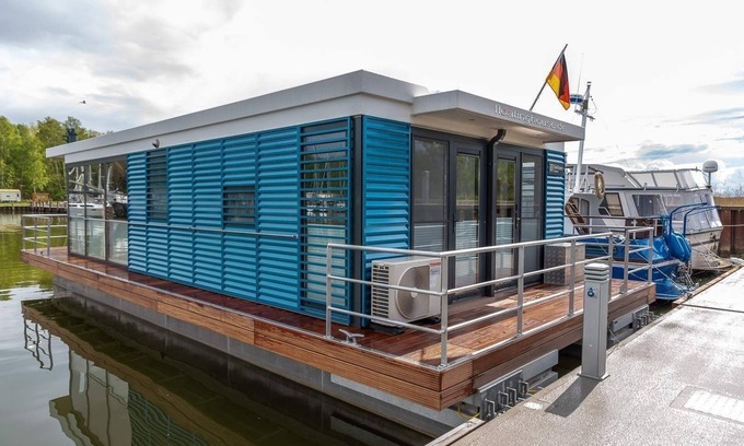 Peenemuende Apartment | Hausboot für 4 Gäste mit 45m² in Peenemünde