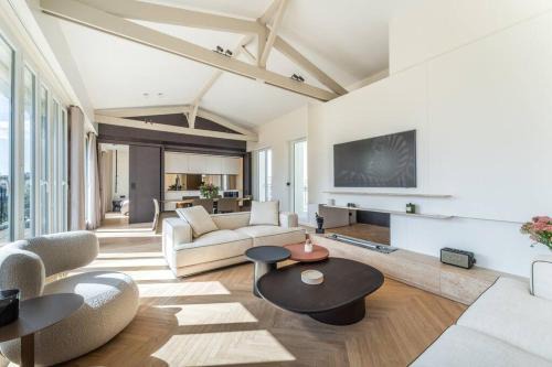 L'Europe Apartment | Haussman Palace Appartment