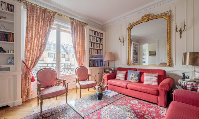 8th Arrondissement Apartment | Haussmannian Heights, by Veeve