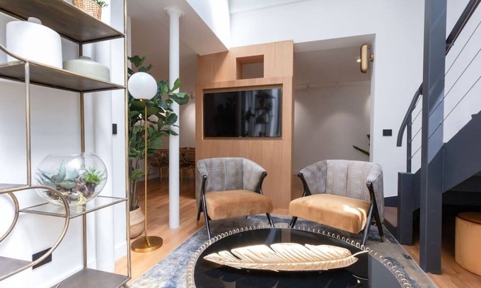 Porte-Saint-Martin Apartment | Haut-Marais Veranda loft Climatise 4ch/3sdb