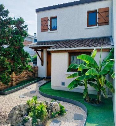 Saint-Quentin-en-Yvelines Apartment | Havre de Paix avec Jardin privatif et Parking Gratuit à 15 min de Versailles