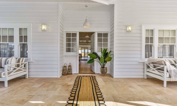 Waterhouse House | Hawdon House Summary: