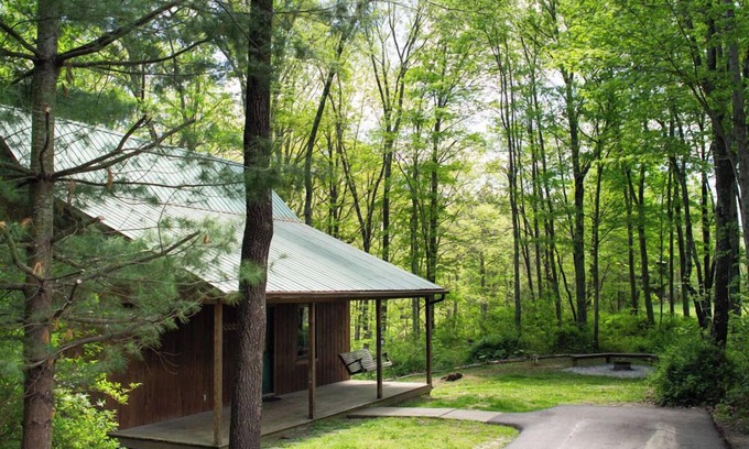 Logan Cabin | Hawk's Peak - Hosted by The Chalets
