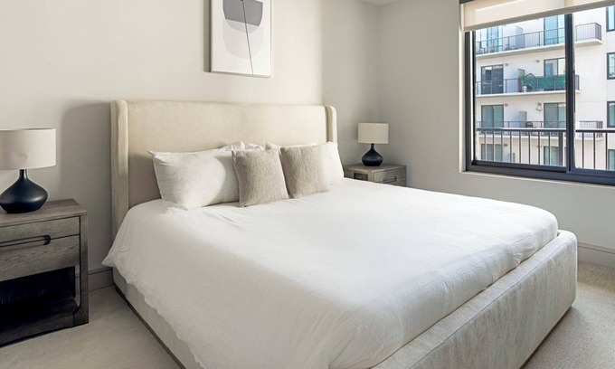 Houston Apartment | Hayworth 2BD/2.5BA 3