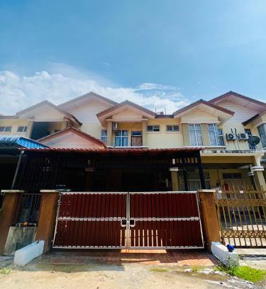 Kota Bharu House | Haza Homestay pengkalan chepa