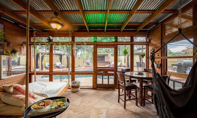 Westbury House | HB- Chic 4BR Retreat Tulum Style Pool & Jacuzzi