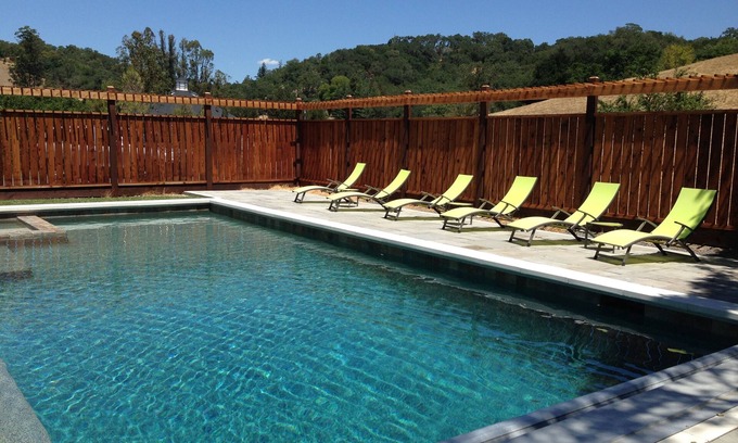 Windsor House | Healdsburg: Wine Country Retreat-Serenity, Swimming and Solitude