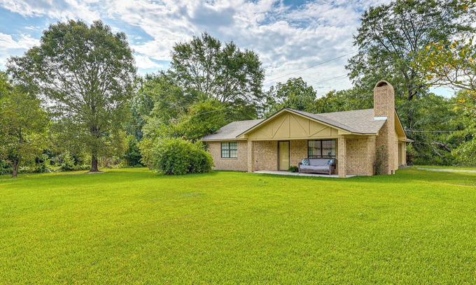 Redlick House | Healthcare-Worker Hub 2 Mi to Texarkana Hospitals!