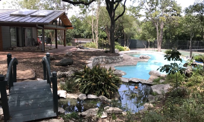 Oak Park - Northwood House | Heart of Alamo Heights - Mid Century Modern Oasis