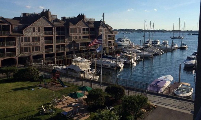 Historic Hill Condo | Heart of downtown!! Wyndham Onshore Resort...right on the water