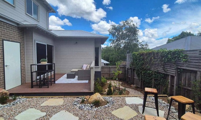 Healesville House | Heart of Healesville, Yarra Valley, Rural Victoria