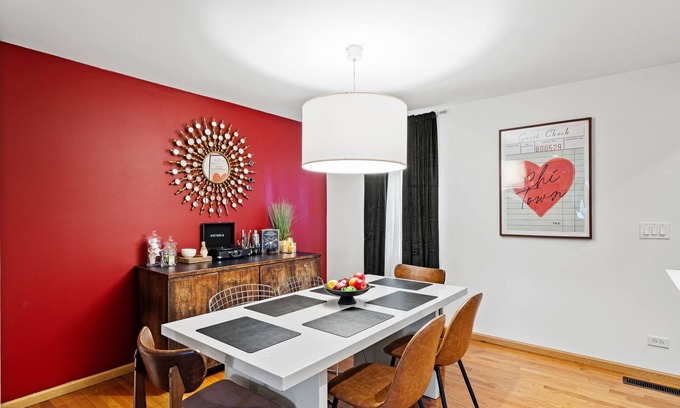 Chicago House | Heart Of Humboldt Park- Near IMD/Logan Square/Bucktown/Downtown Chicago