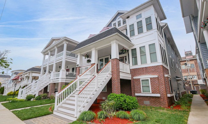 North End Condo | Heart of OC-Beautiful NEW-Between Brds/Beach/Dwntwn, ELEVATOR 5 Bdrms 3.5 baths