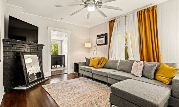 Historic Uptown Apartment | Heart of the City Hideaway 1 bed, 1 bath