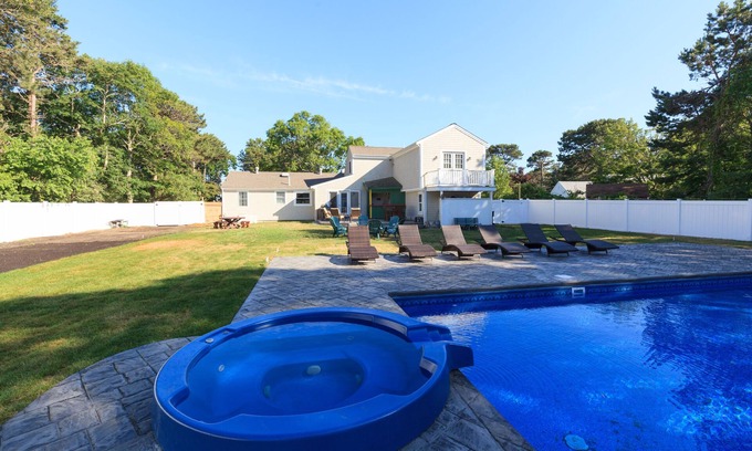 West Yarmouth House | Heated Inground Pool & Spa Fun Family Reunion Holiday