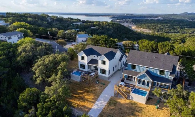 Canyon Lake House | Heated Pool | 2 Houses | Sleeps 16+ | Scenic Views
