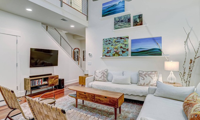 Historic Downtown Savannah House | Heated Pool Access Flex Cancelation
